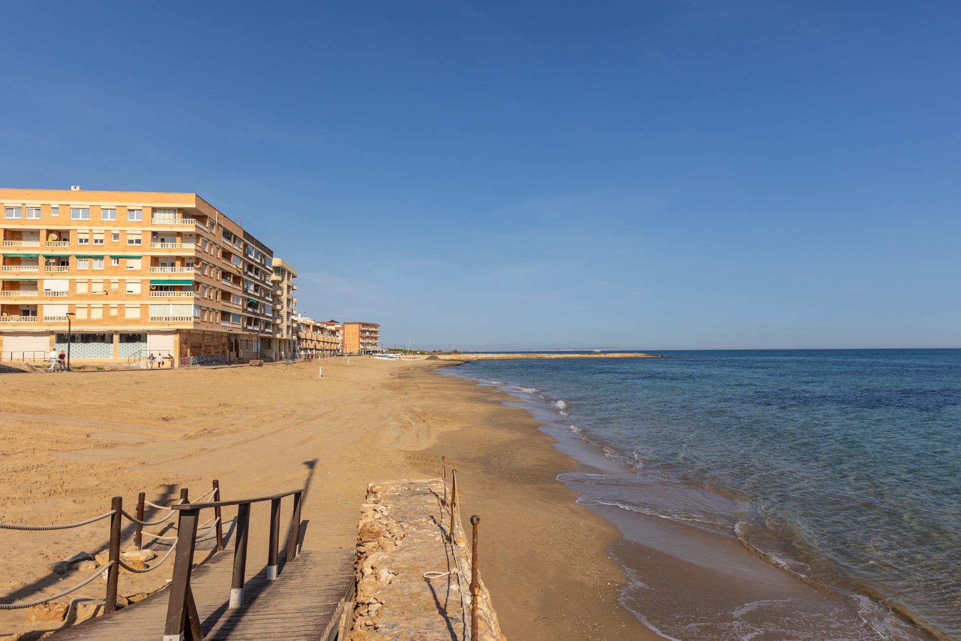 Reventa - Piso - Torrevieja - La Mata pueblo