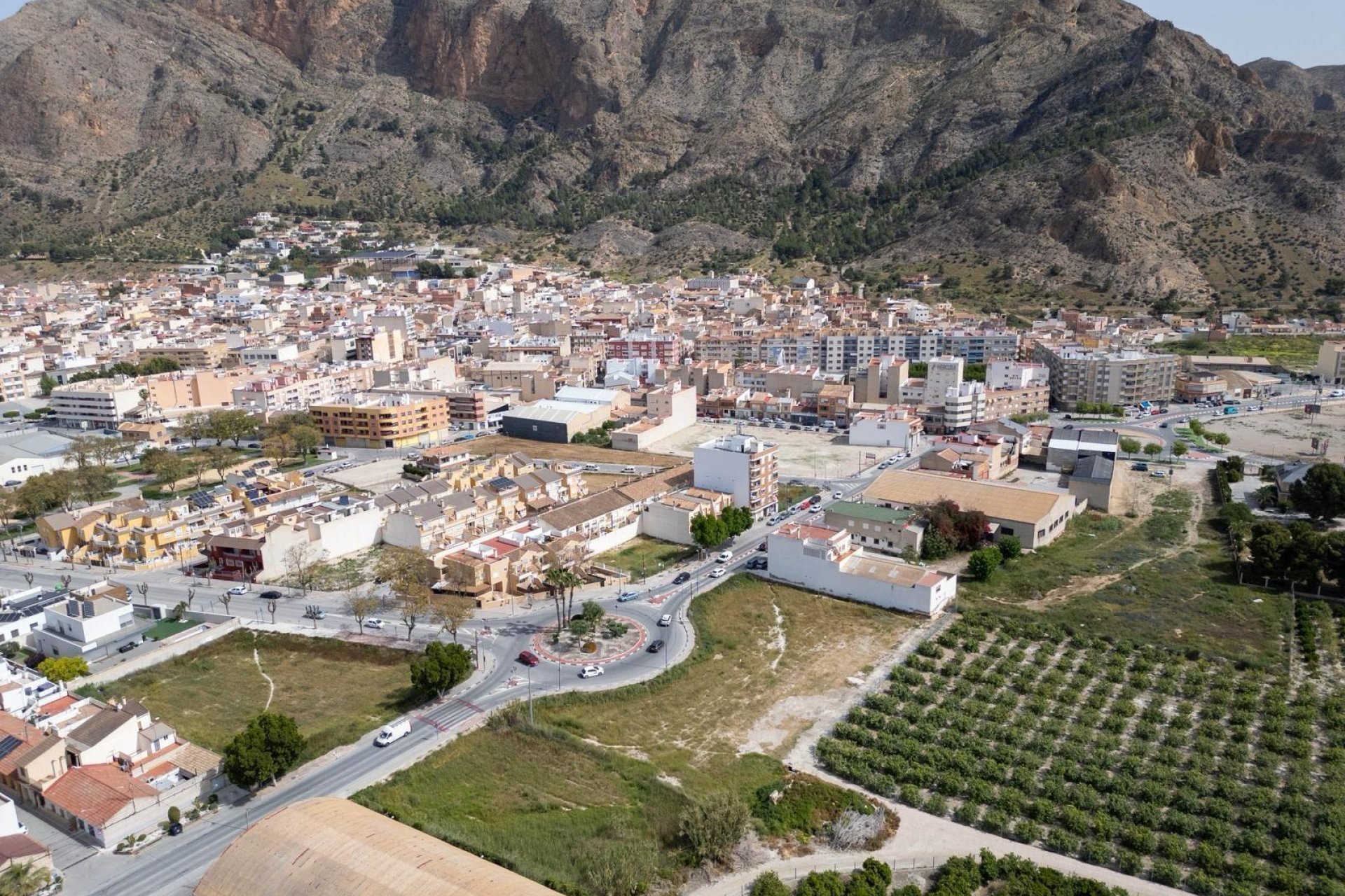Reventa - Terreno urbano - Redován - Carretera