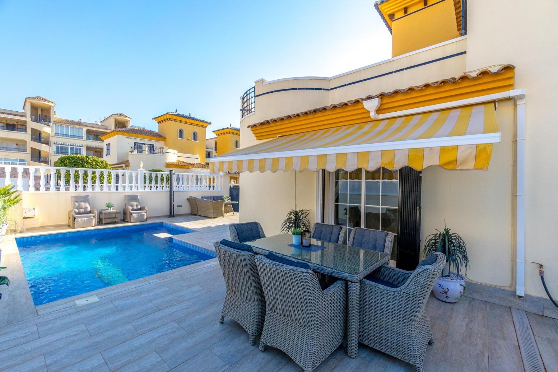 Reventa - Villa - Orihuela - Urbanización Perla del Mar