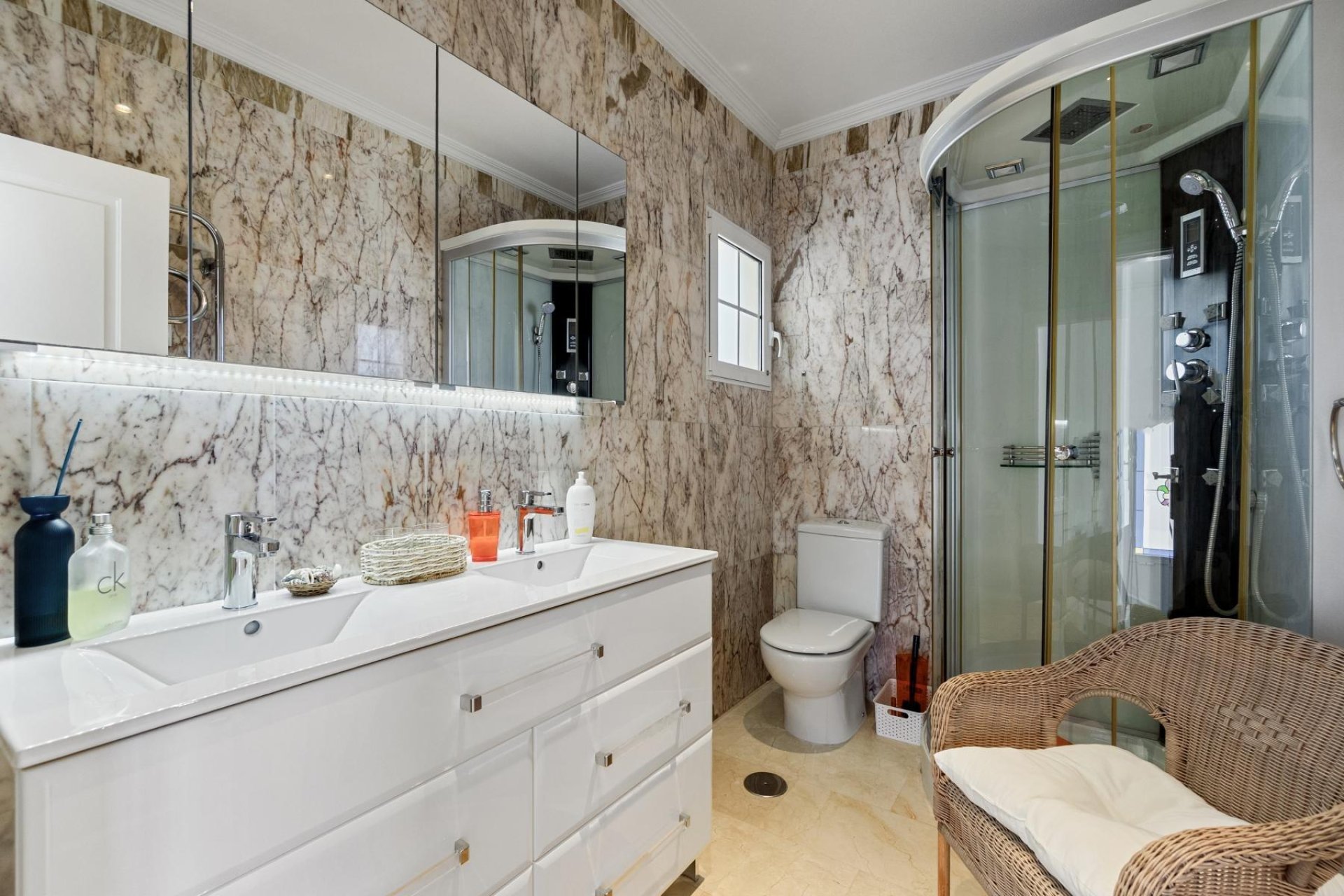 Reventa - Villa - San Miguel de Salinas - Ciudad de las comunicaciones