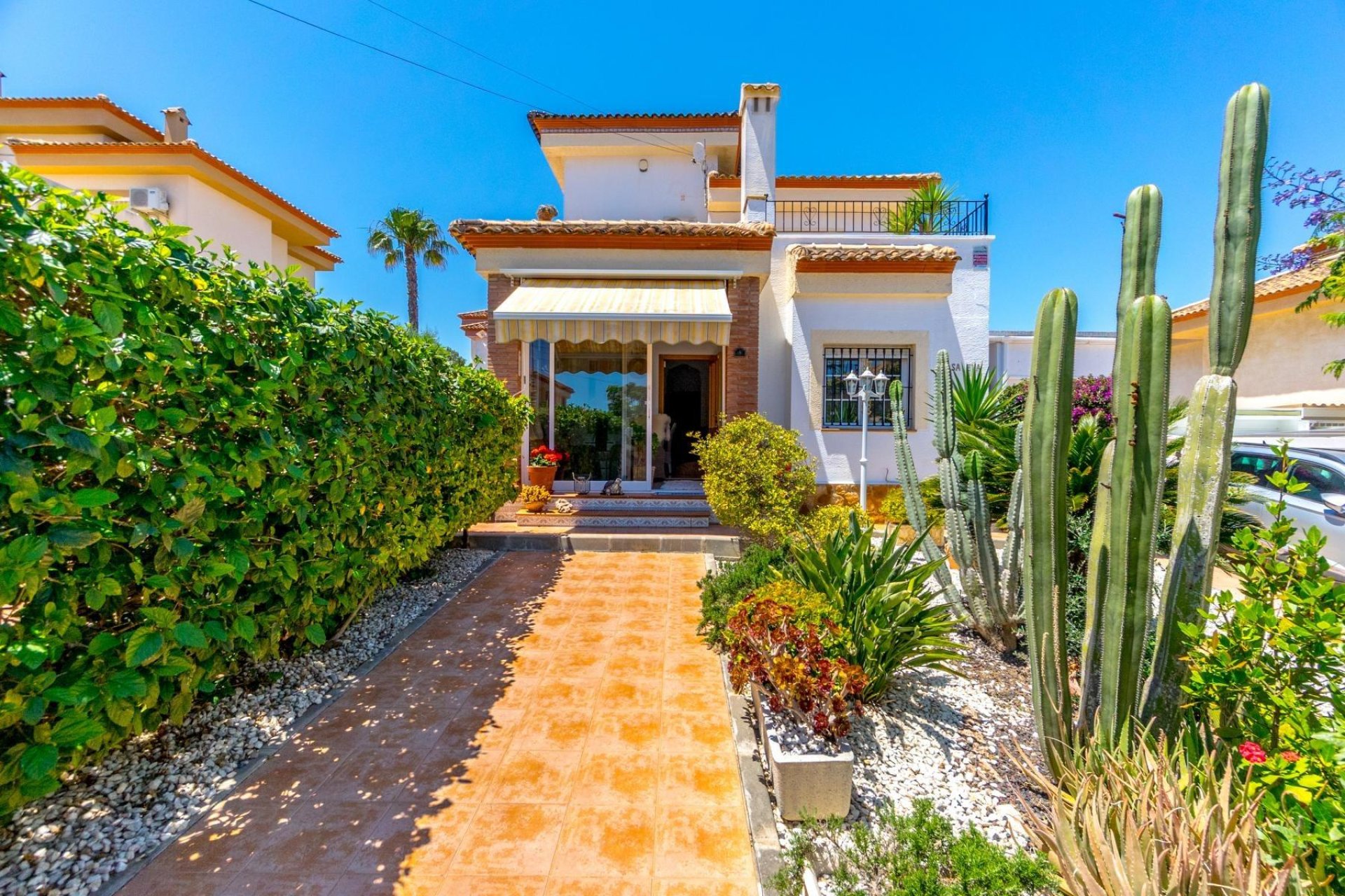 Reventa - Villa - San Miguel de Salinas - Ciudad de las comunicaciones