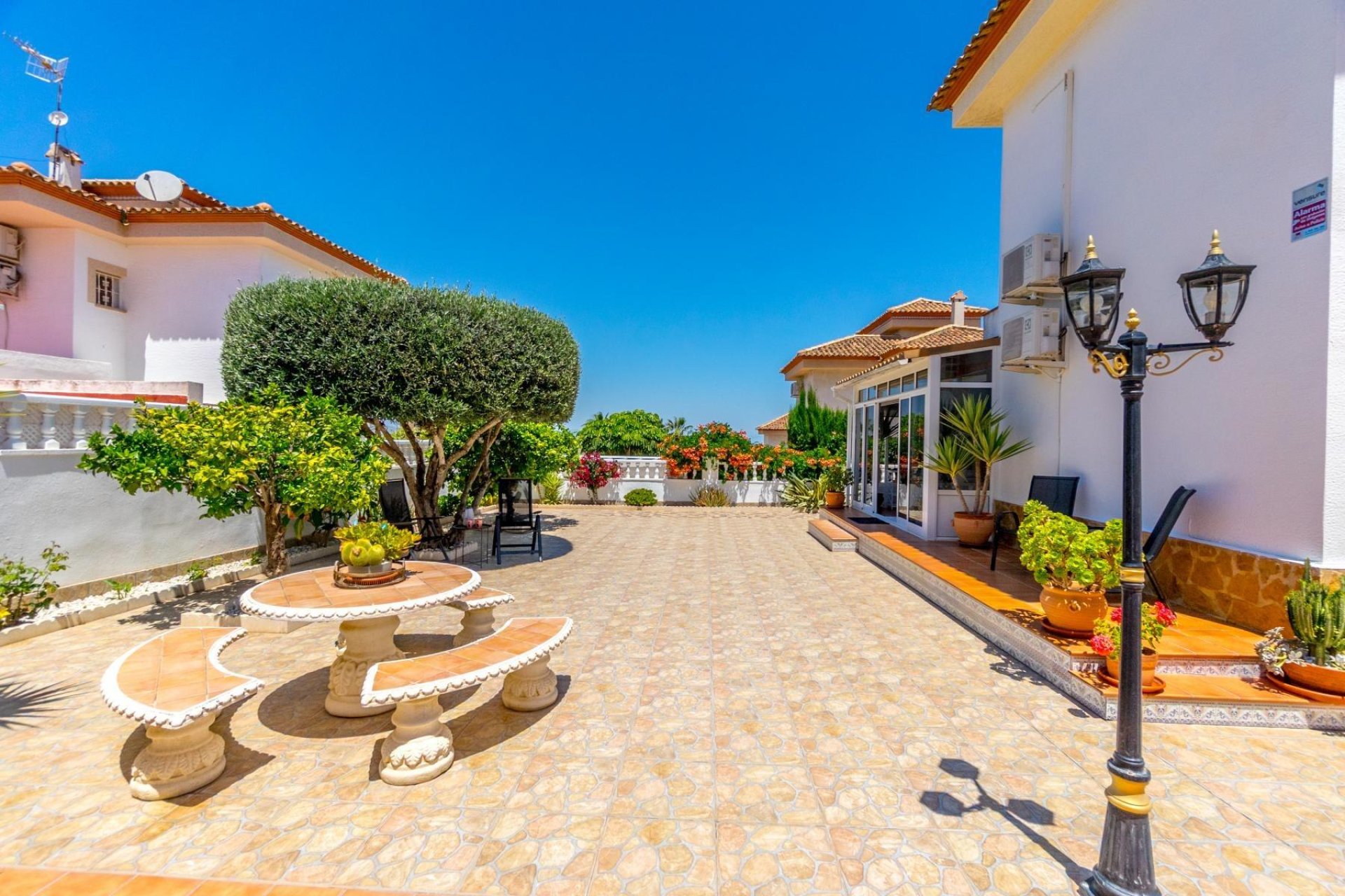 Reventa - Villa - San Miguel de Salinas - Ciudad de las comunicaciones