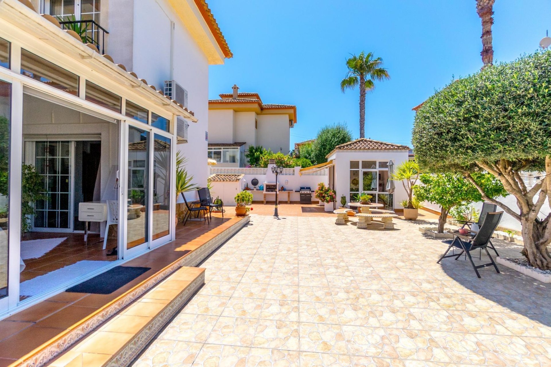 Reventa - Villa - San Miguel de Salinas - Ciudad de las comunicaciones