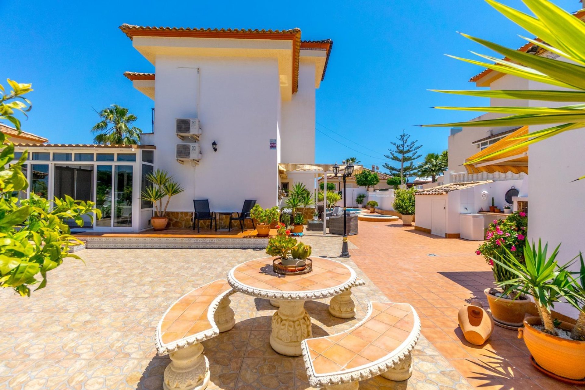 Reventa - Villa - San Miguel de Salinas - Ciudad de las comunicaciones