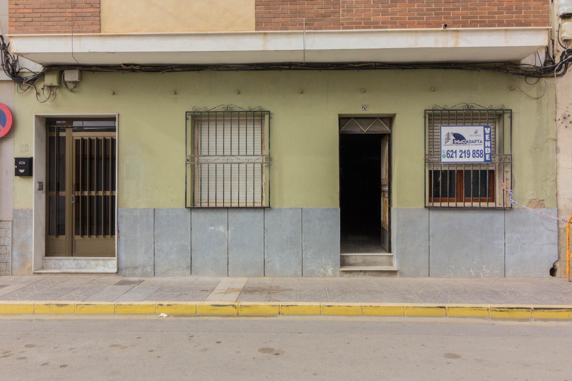 Revente - Casa - Redován