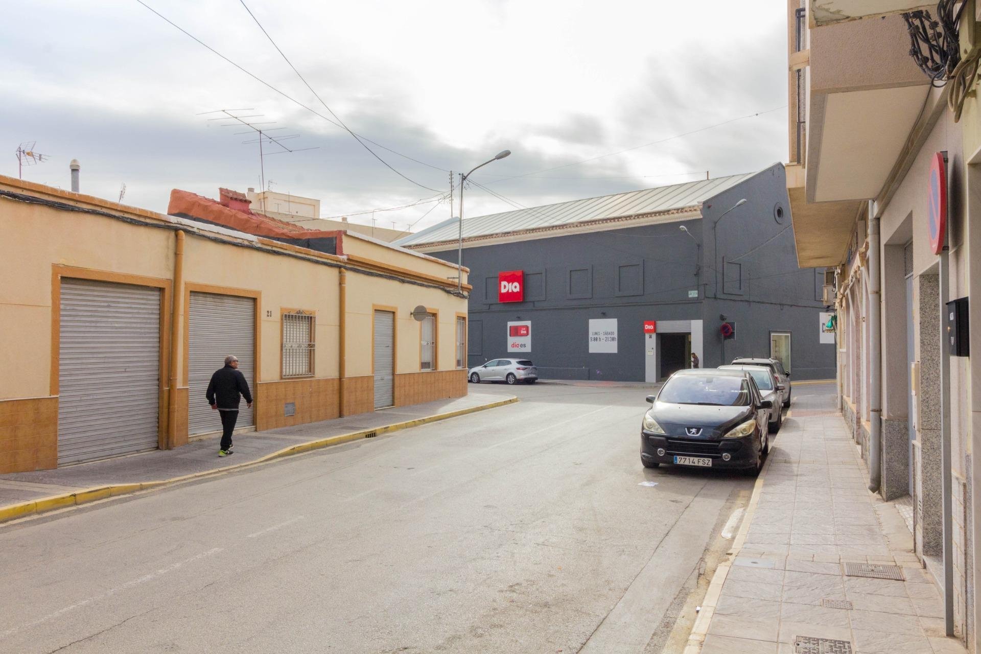 Revente - Casa - Redován