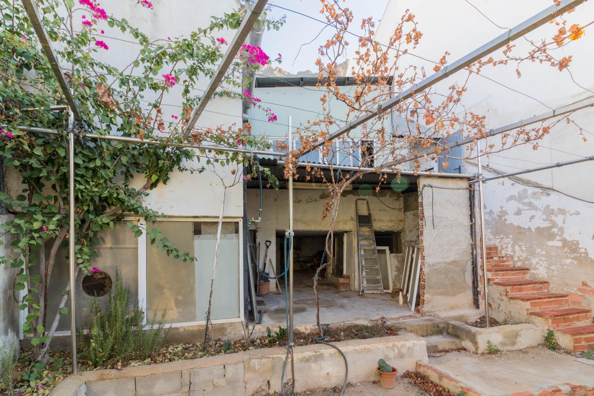 Revente - Casa - Redován