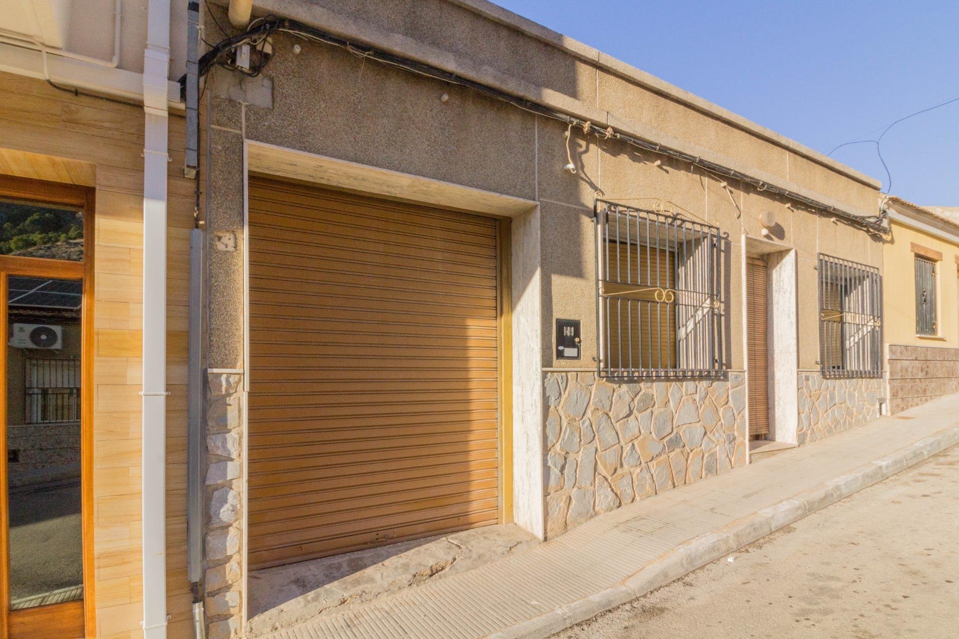 Revente - Casa - Redován