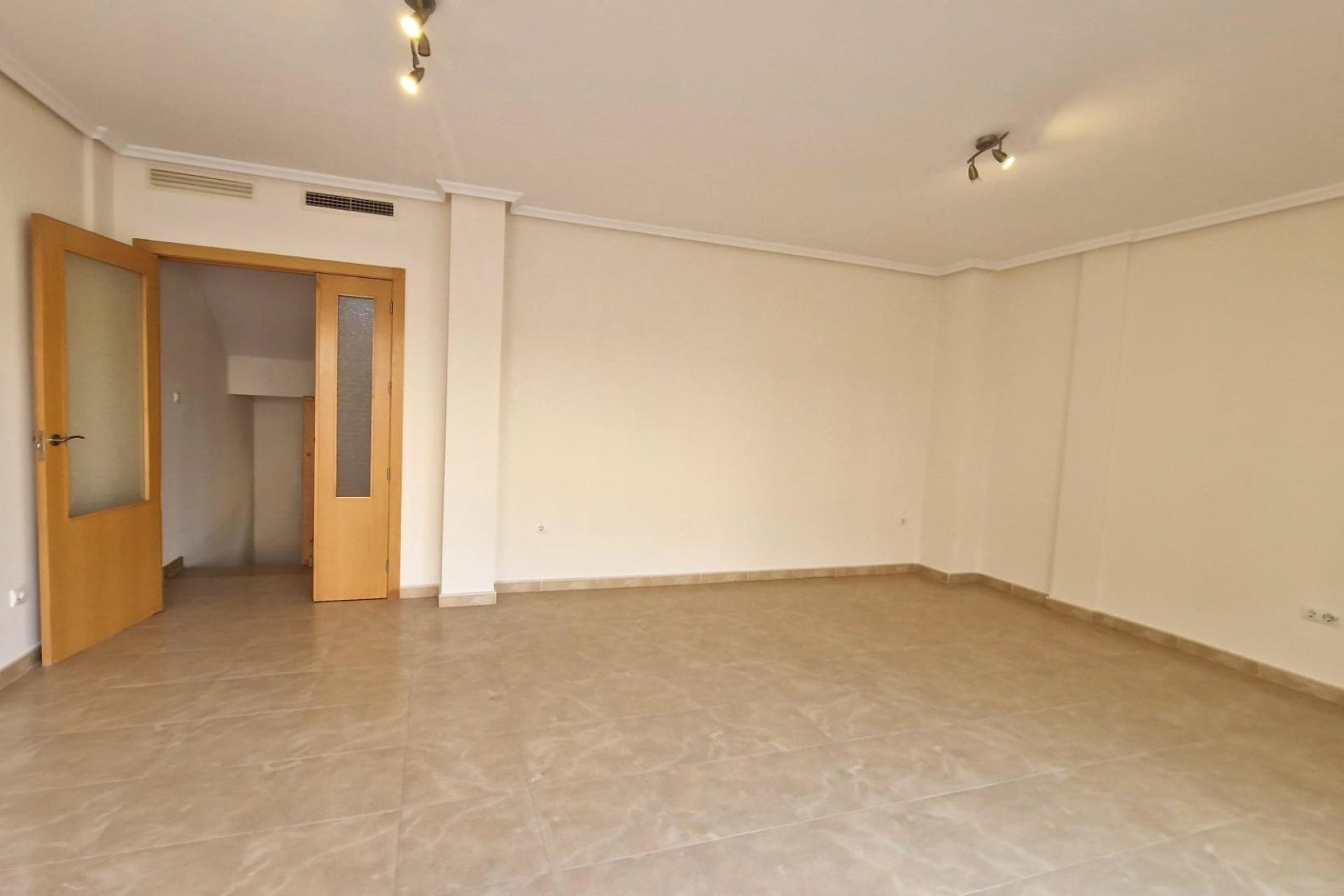 Revente - Casa Tipo Dúplex - Montesinos - La herrada