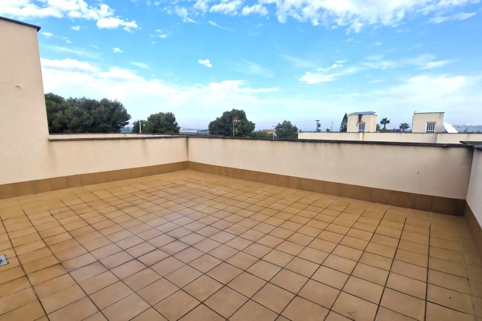 Revente - Casa Tipo Dúplex - Montesinos - La herrada