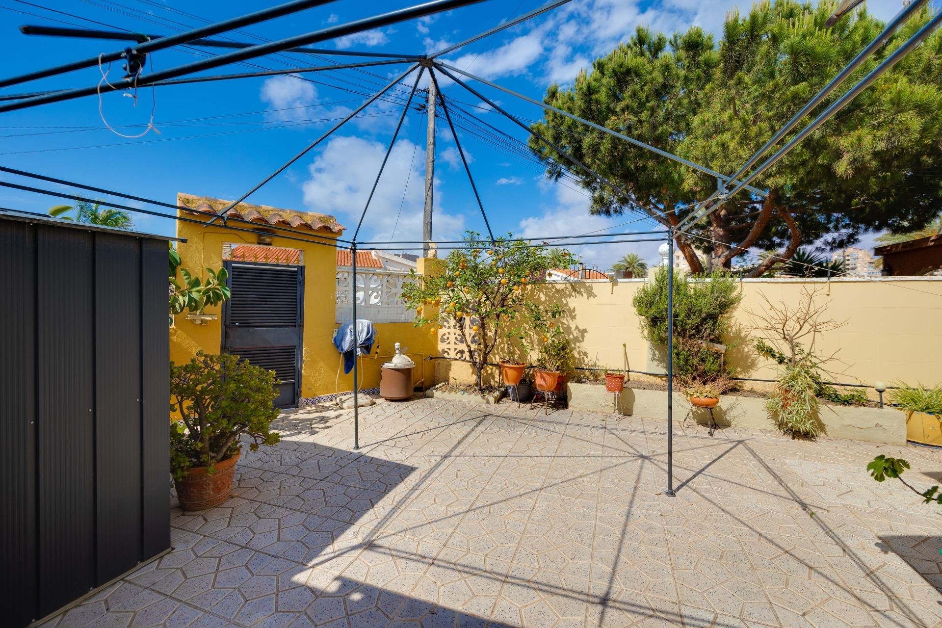 Revente - Chalet - Torrevieja - Aguas Nuevas