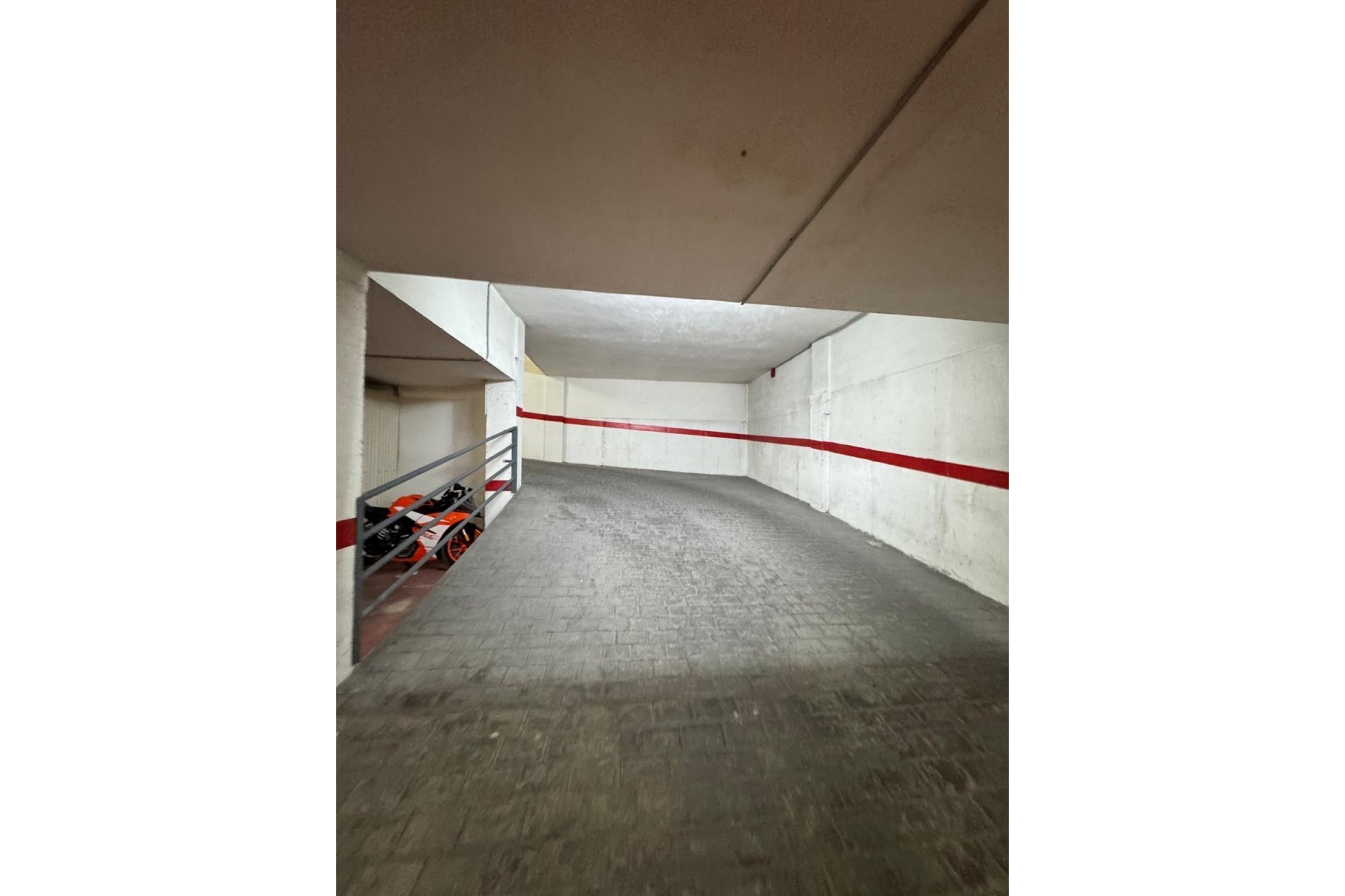 Revente - Garage - Callosa de Segura - Comunidad valenciana
