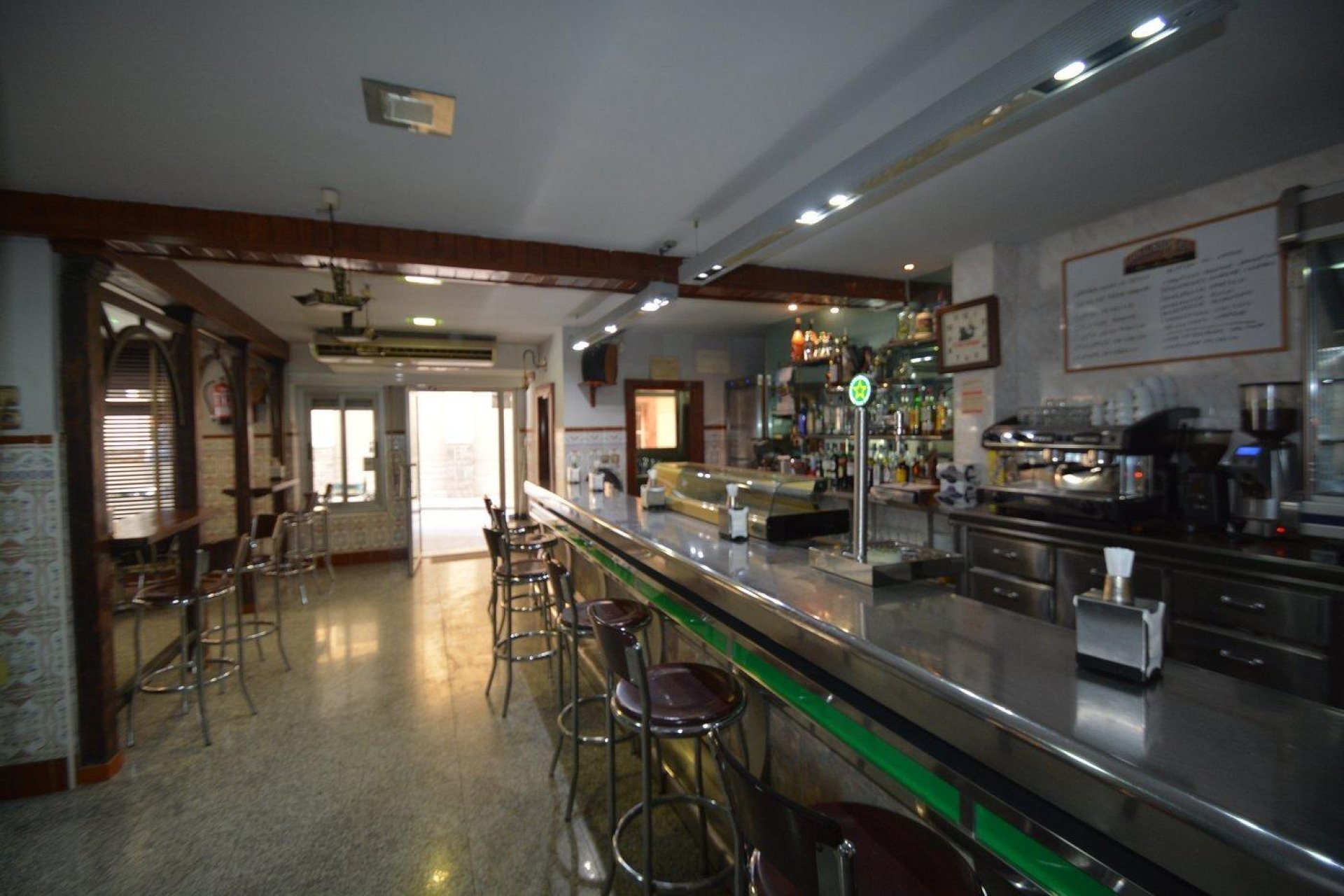 Revente - Local comercial - Bigastro - CENTRO