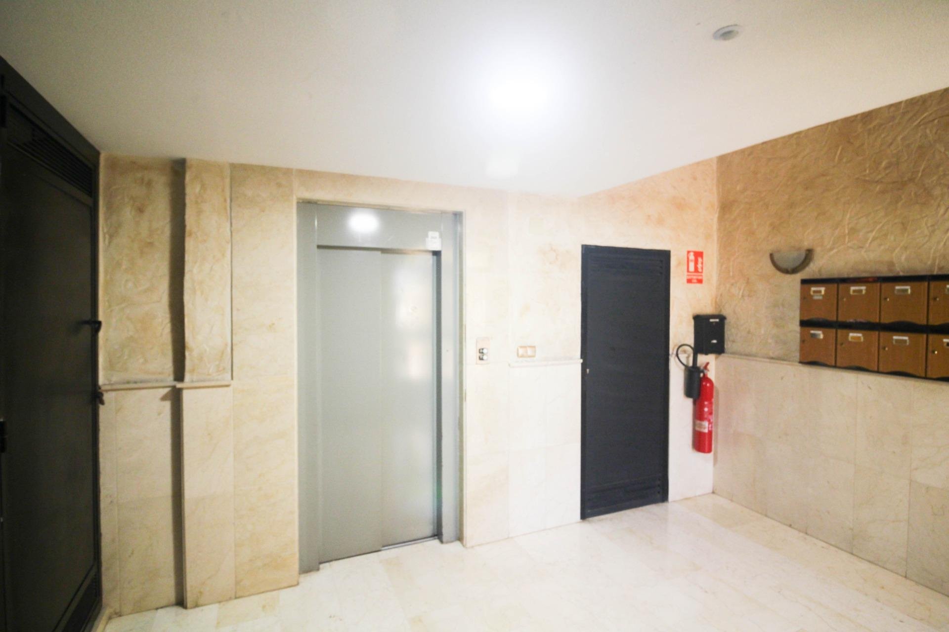 Revente - Local comercial - Orihuela