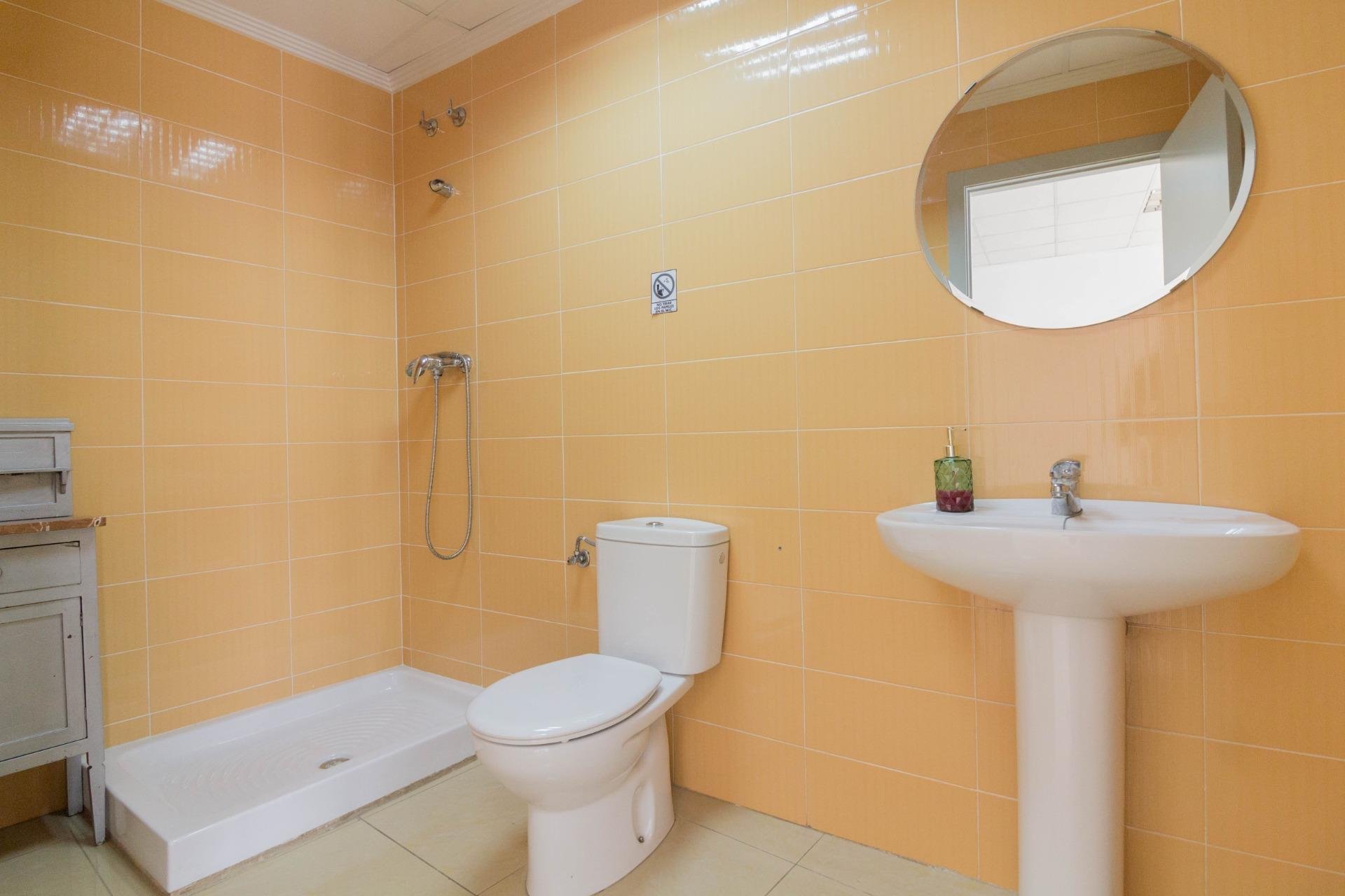 Revente - Local comercial - Redován - Avda. de la libertad