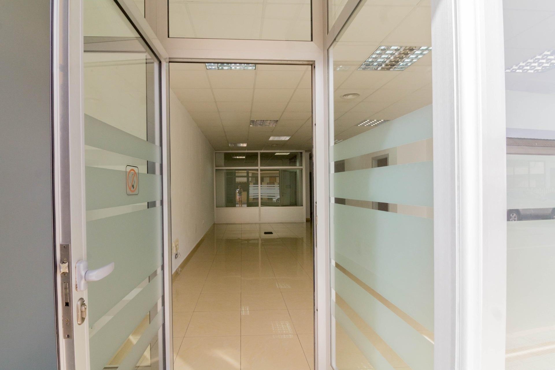 Revente - Local comercial - Redován - Avda. de la libertad