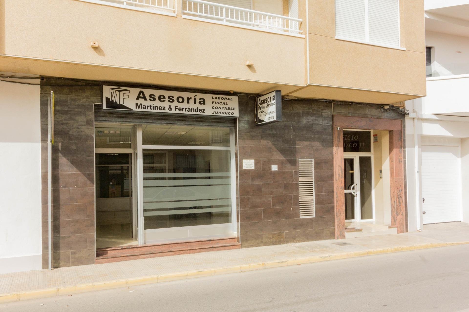 Revente - Local comercial - Redován - Avda. de la libertad