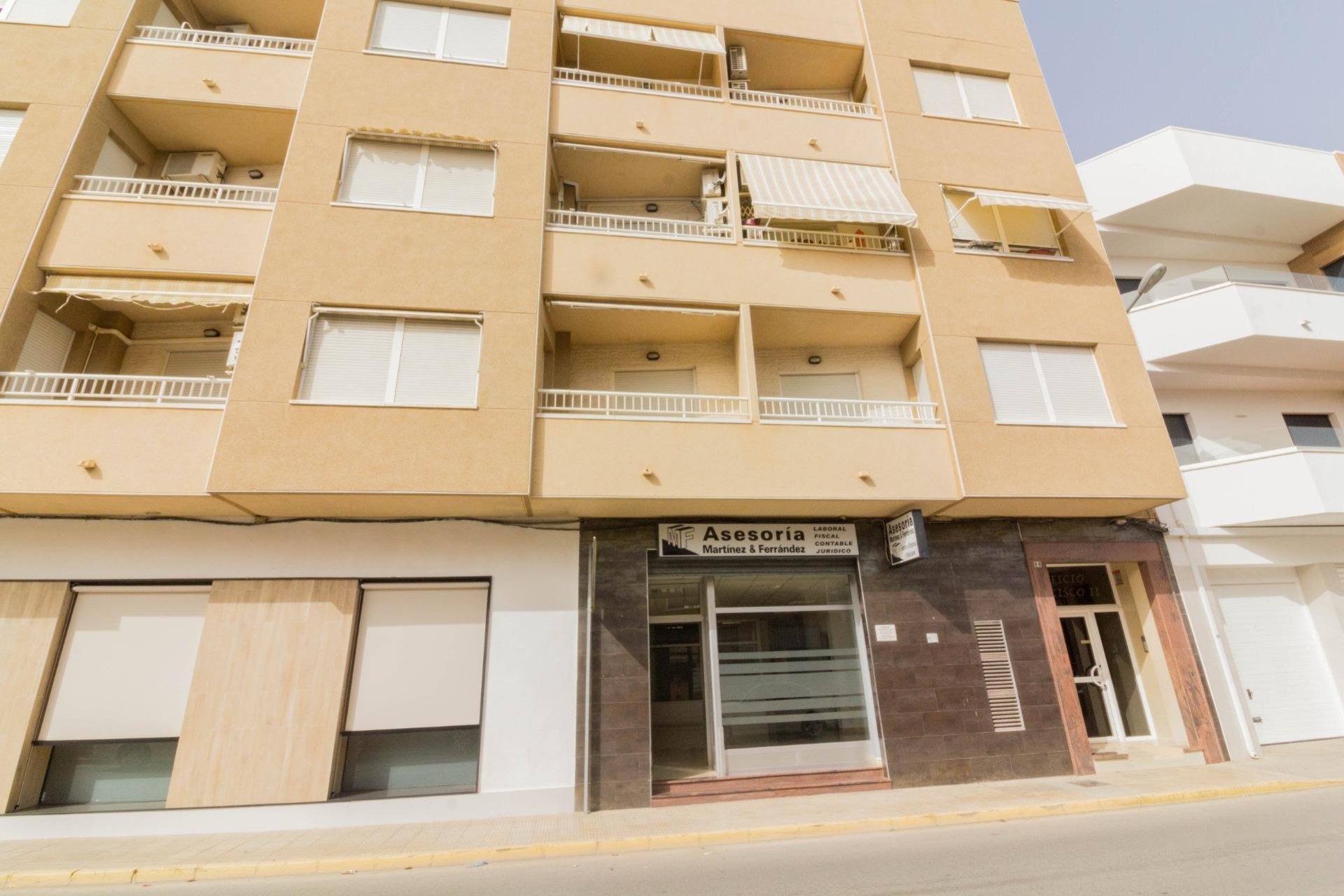 Revente - Local comercial - Redován - Avda. de la libertad