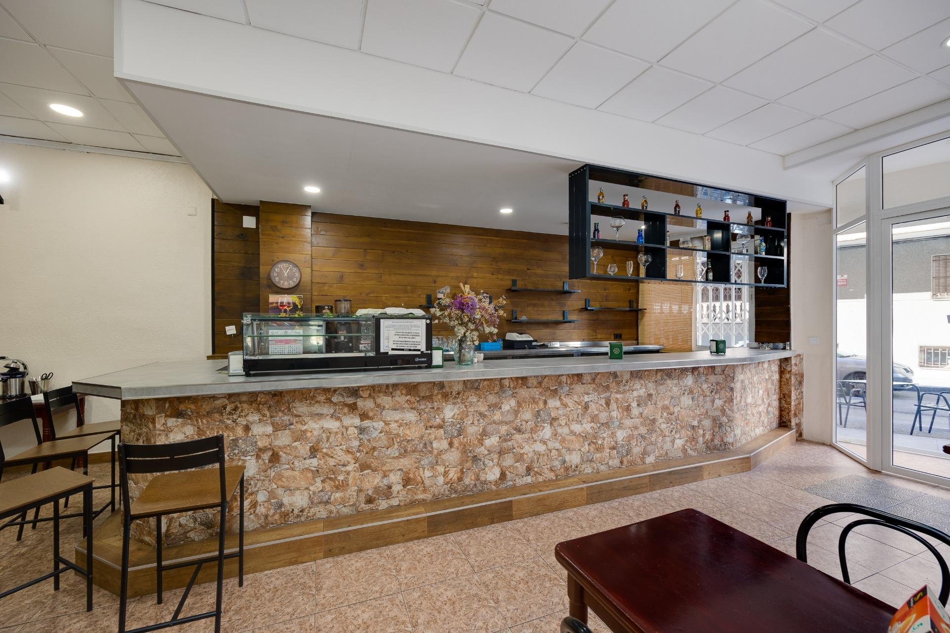 Revente - Local comercial - Torrevieja - Estacion de autobuses