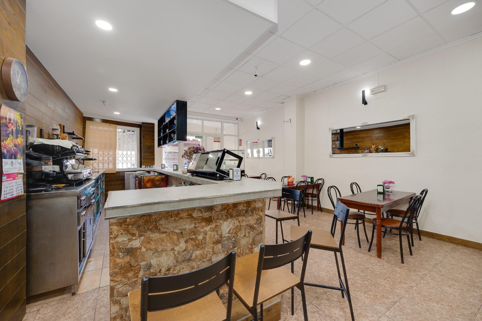 Revente - Local comercial - Torrevieja - Estacion de autobuses