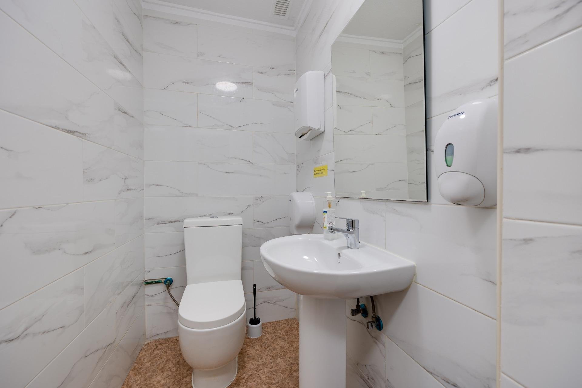 Revente - Local comercial - Torrevieja - Estacion de autobuses