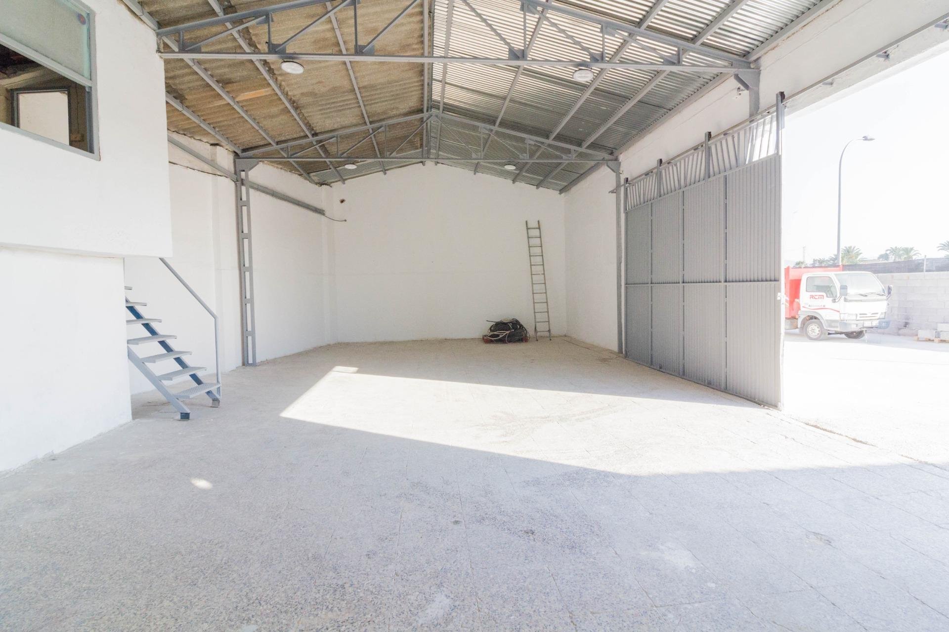 Revente - Nave industrial - Callosa de Segura - Comunidad valenciana