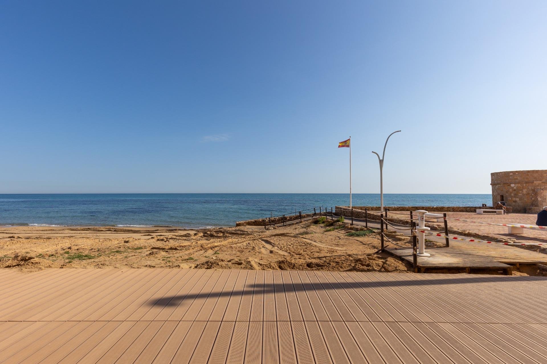 Revente - Piso - Torrevieja - La Mata pueblo