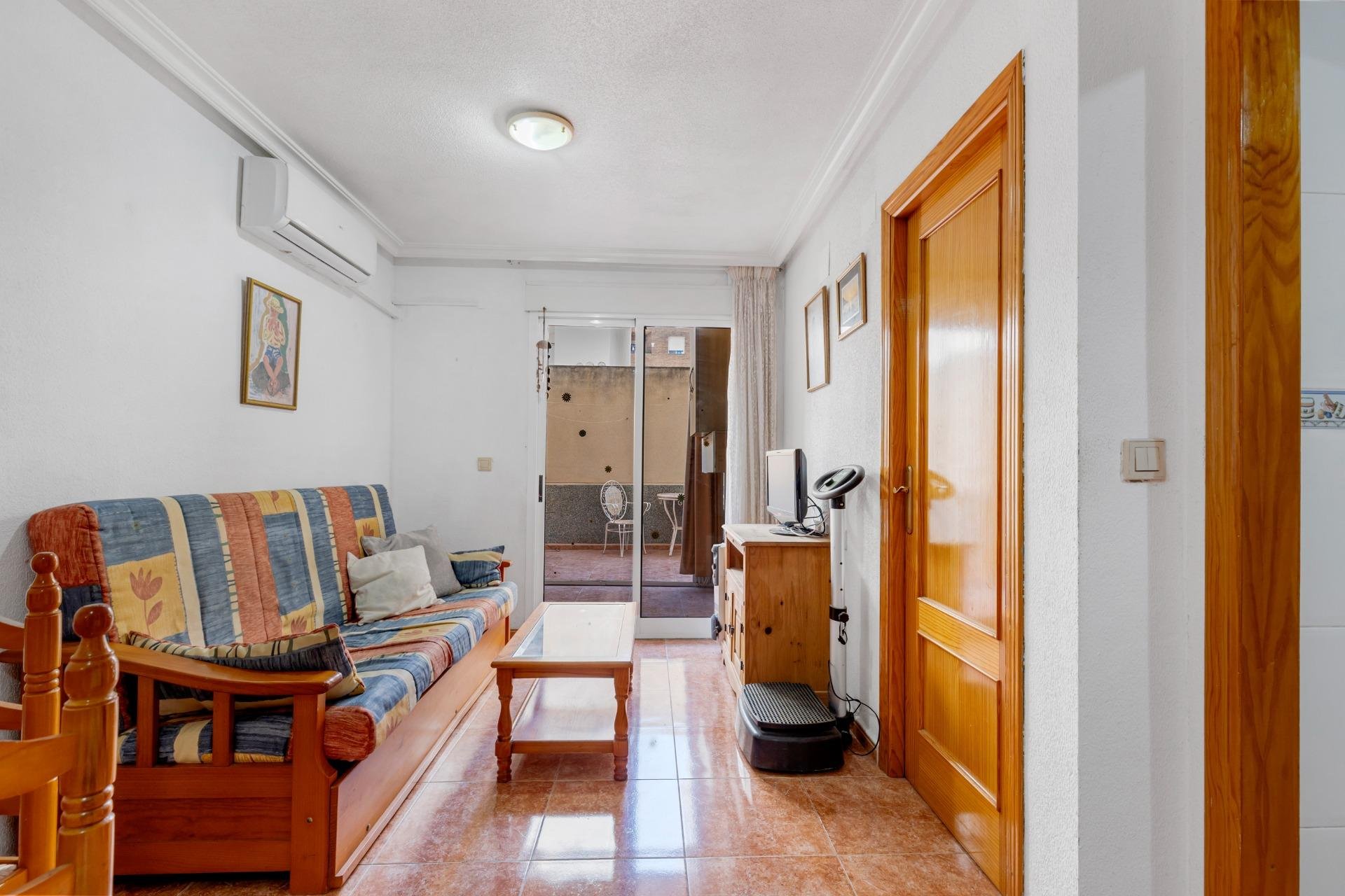 Revente - Planta baja - Torrevieja - Estacion de autobuses