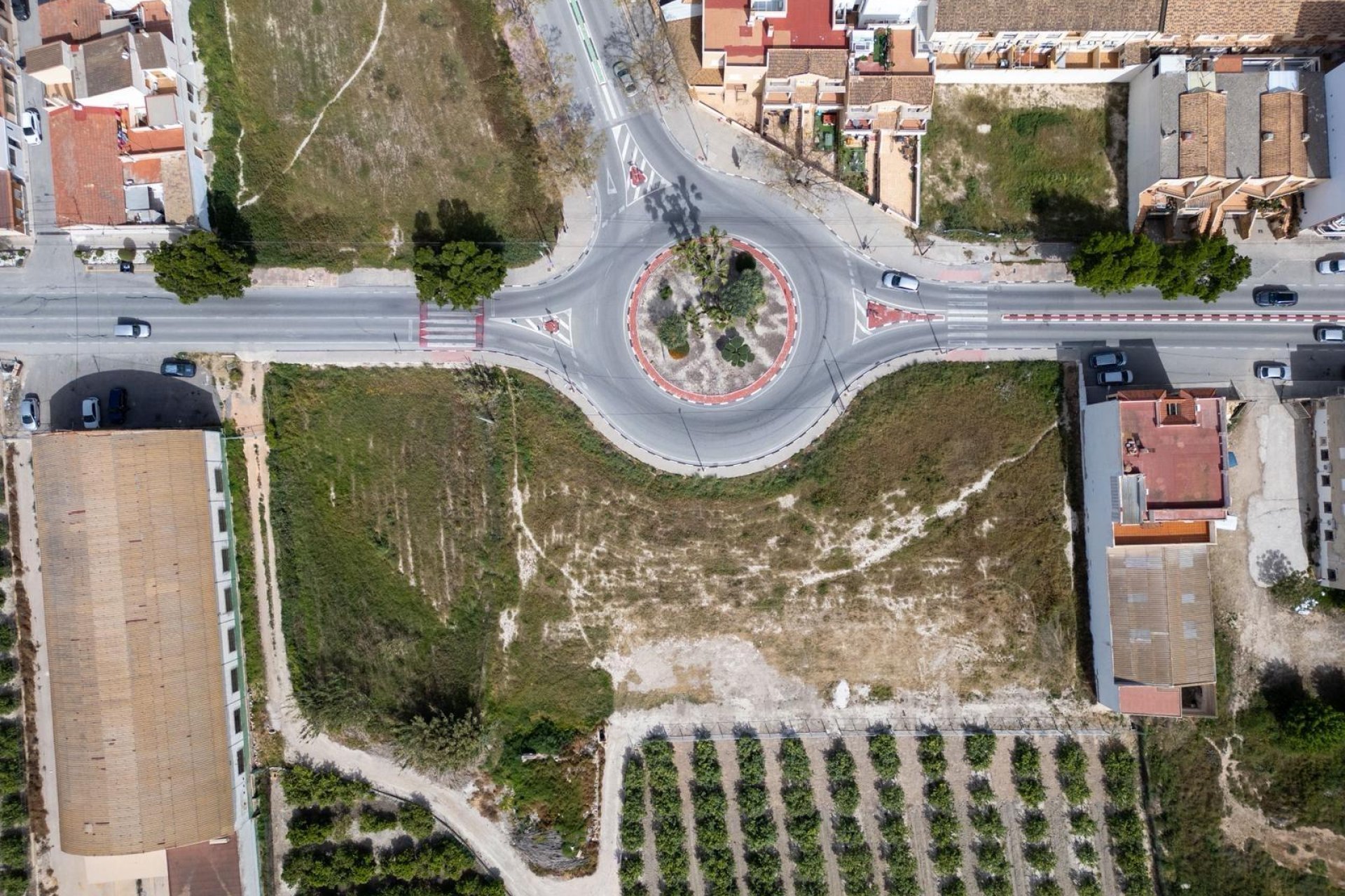 Revente - Terreno urbano - Redován - Carretera
