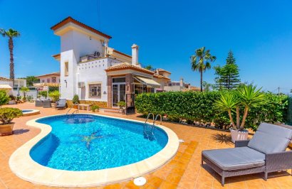 Villa - Resale - San Miguel de Salinas - Ciudad de las comunicaciones