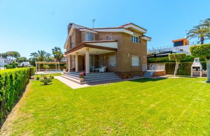 Villa - Resale - Torrevieja - CBC001M