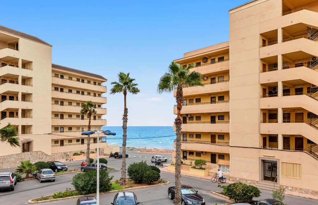 Resale - Apartamento - Torrevieja - Cabo cervera