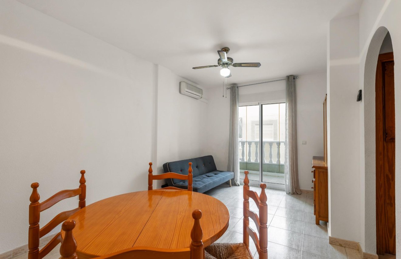 Resale - Apartamento - Torrevieja - Playa del Cura