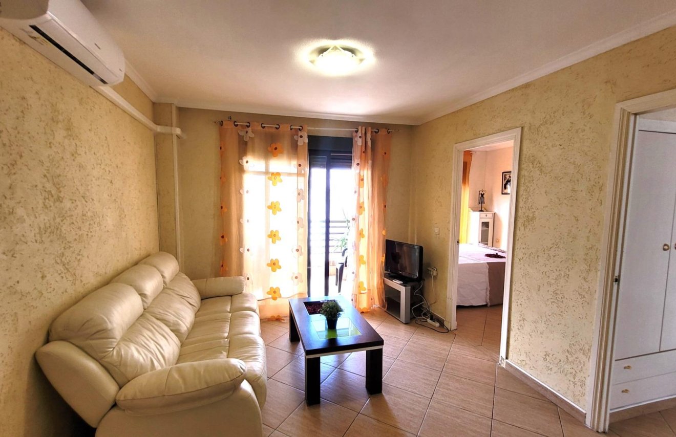 Resale - Apartamento - Torrevieja - Playa del Cura