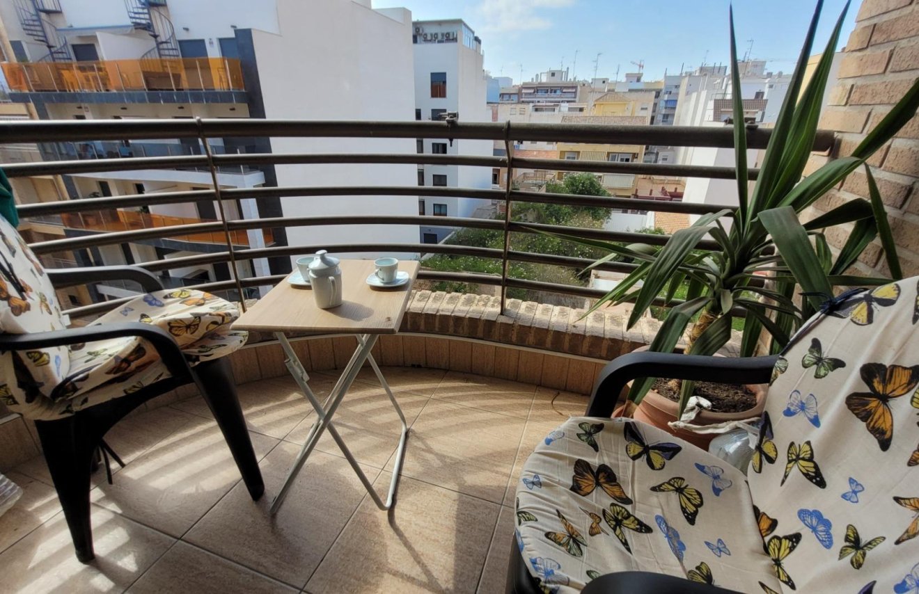 Resale - Apartamento - Torrevieja - Playa del Cura