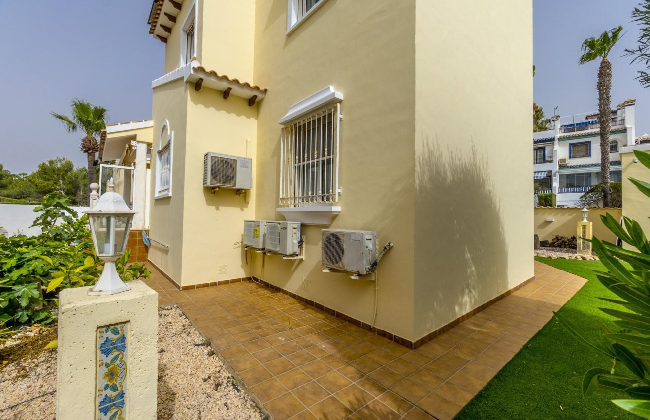 Resale - Villa - Orihuela Costa - Los Dolses