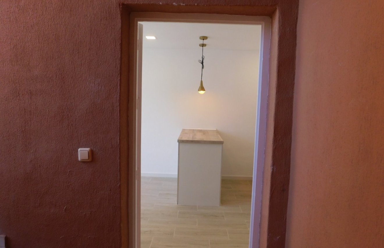 Resale - Apartamento - Torrevieja - La Mata pueblo