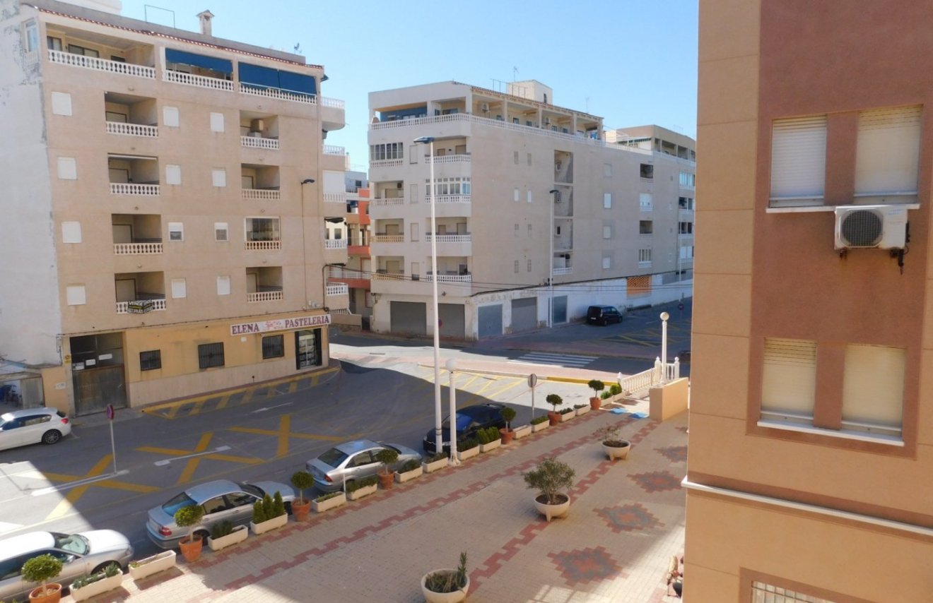 Resale - Apartamento - Torrevieja - La Mata pueblo