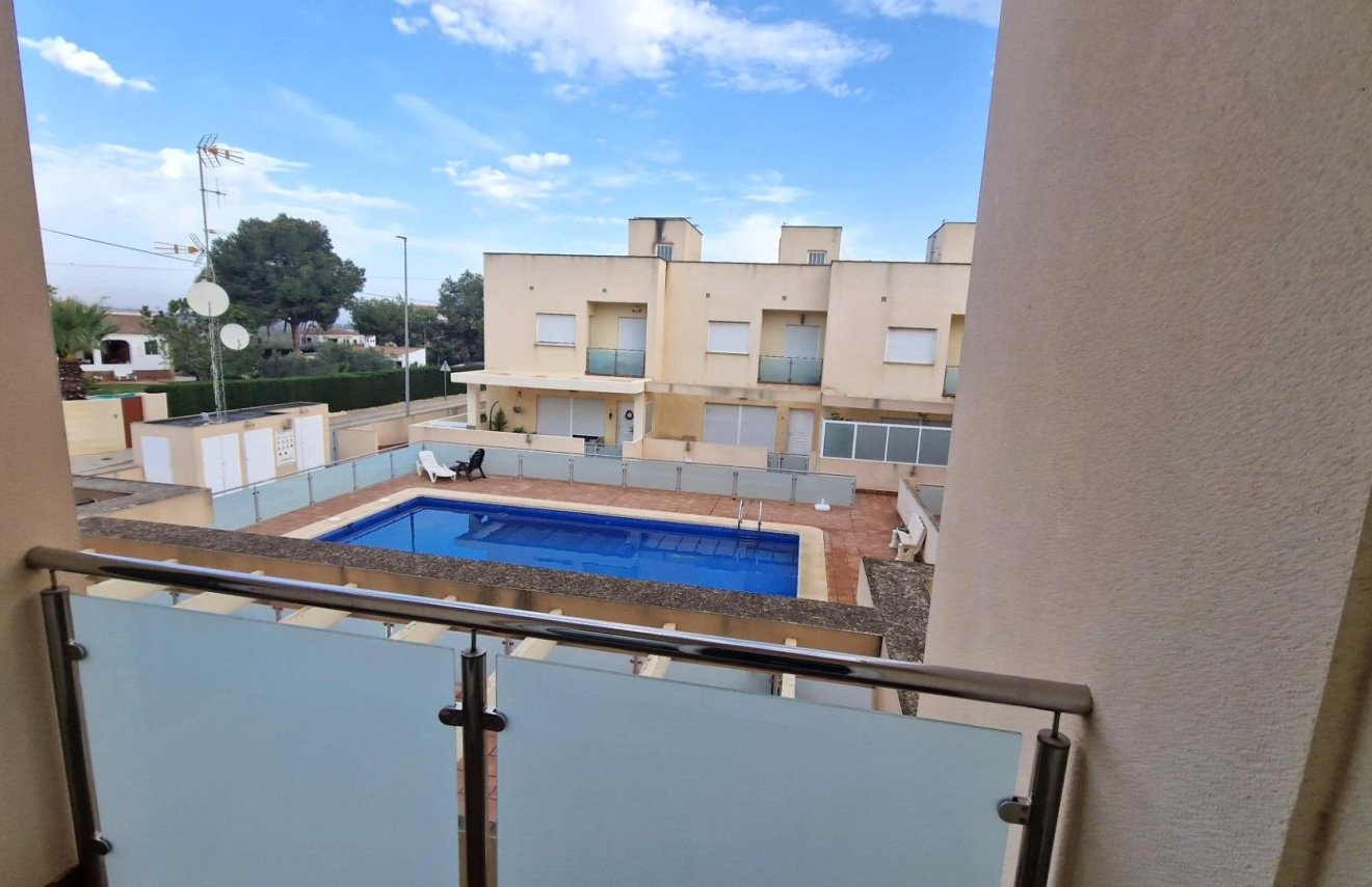 Resale - Casa Tipo Dúplex - Los Montesinos - La herrada