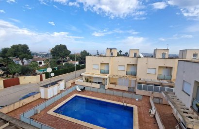 Resale - Casa Tipo Dúplex - Los Montesinos - La herrada