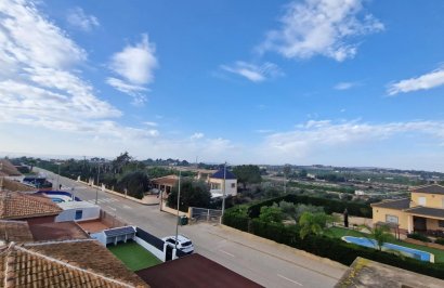 Resale - Casa Tipo Dúplex - Los Montesinos - La herrada