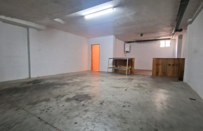 Resale - Casa Tipo Dúplex - Los Montesinos - La herrada