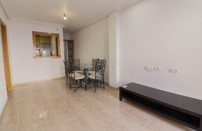 Alquiler a largo plazo - Apartamento - San Isidro - CENTRO