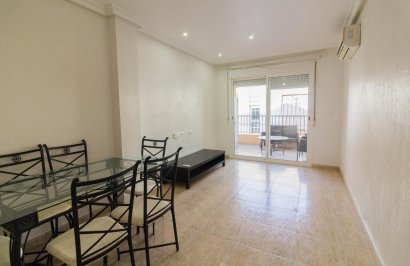 Alquiler a largo plazo - Apartamento - San Isidro - CENTRO