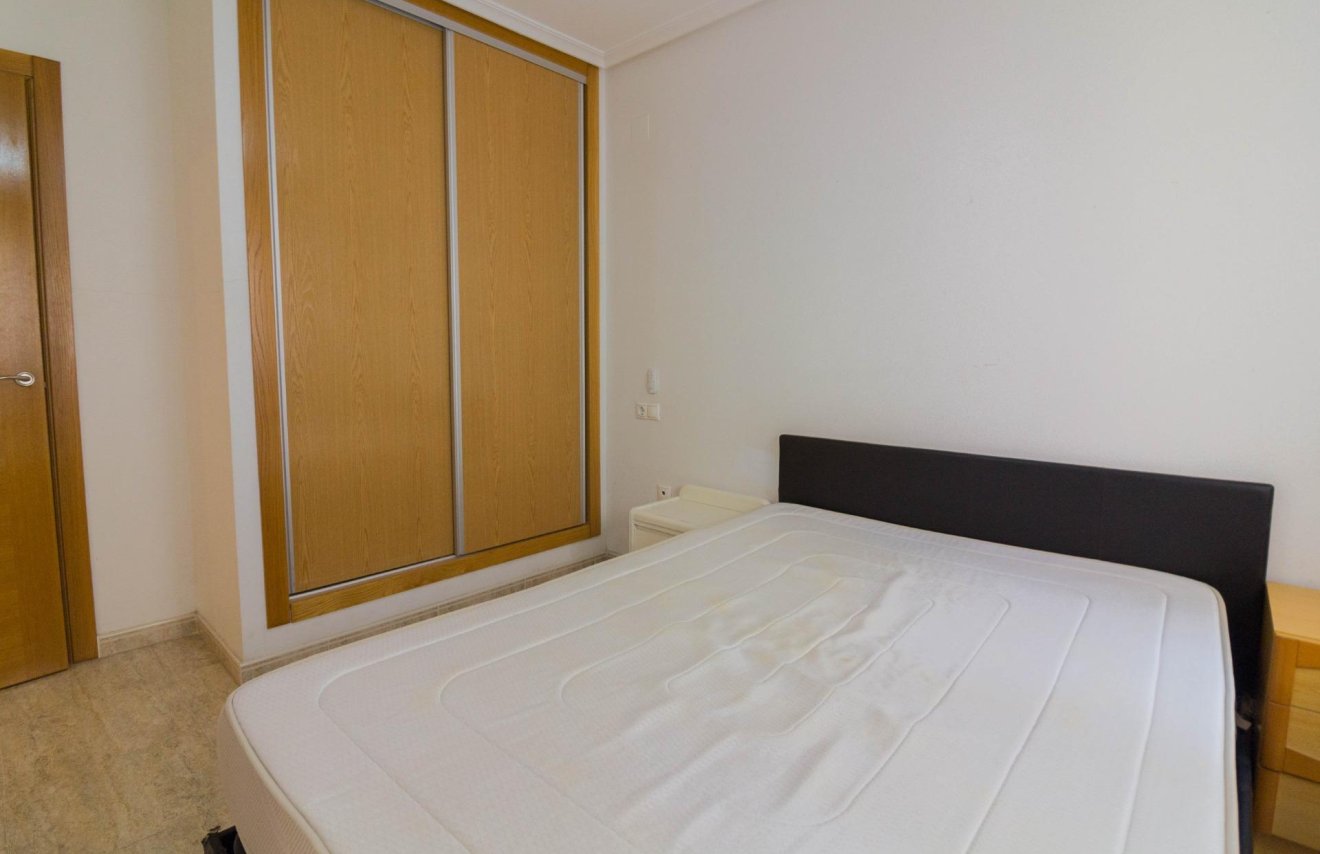 Alquiler a largo plazo - Apartamento - San Isidro - CENTRO