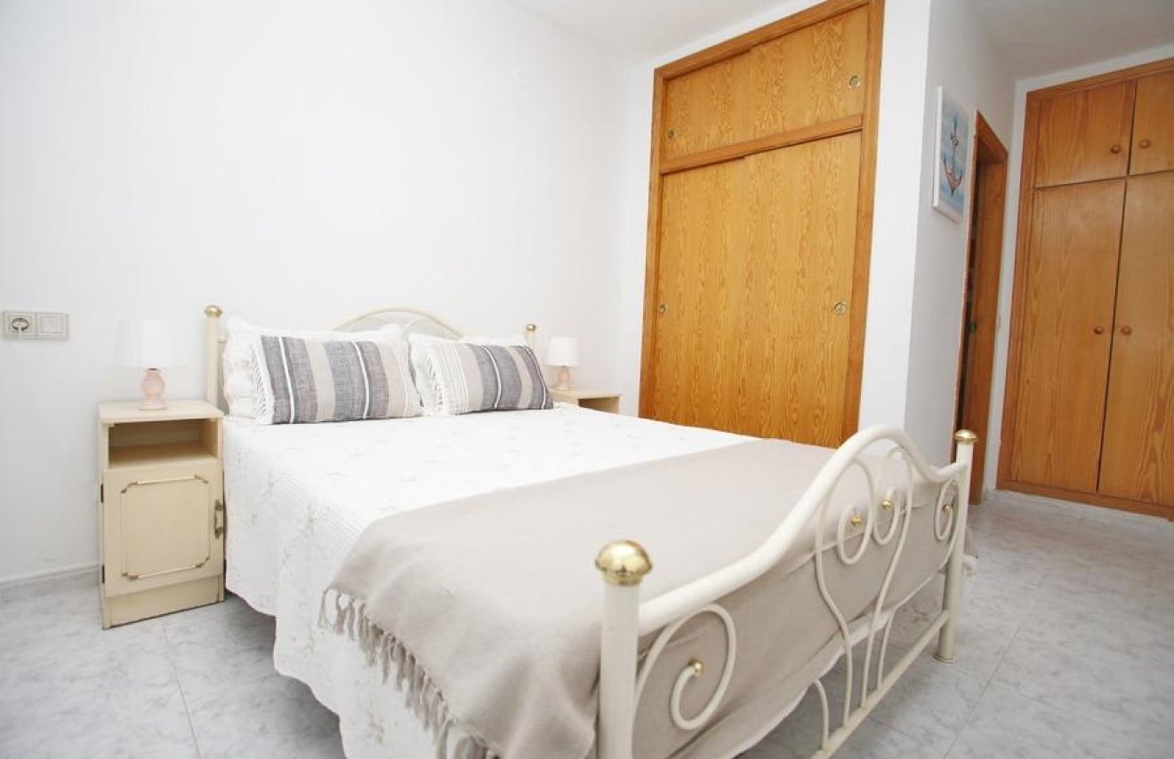 Resale - Apartamento - Torrevieja - Playa del Cura