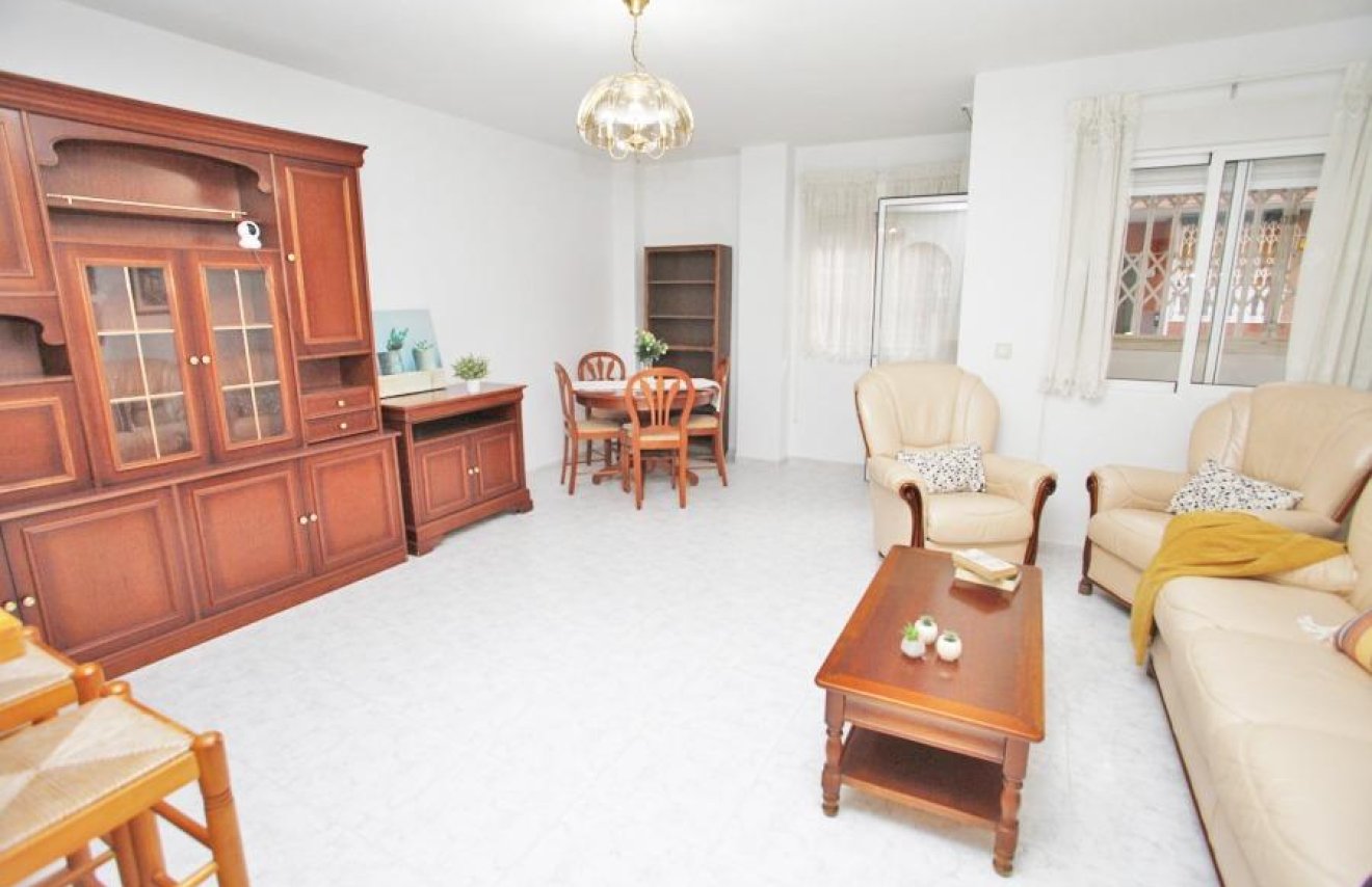 Resale - Apartamento - Torrevieja - Playa del Cura