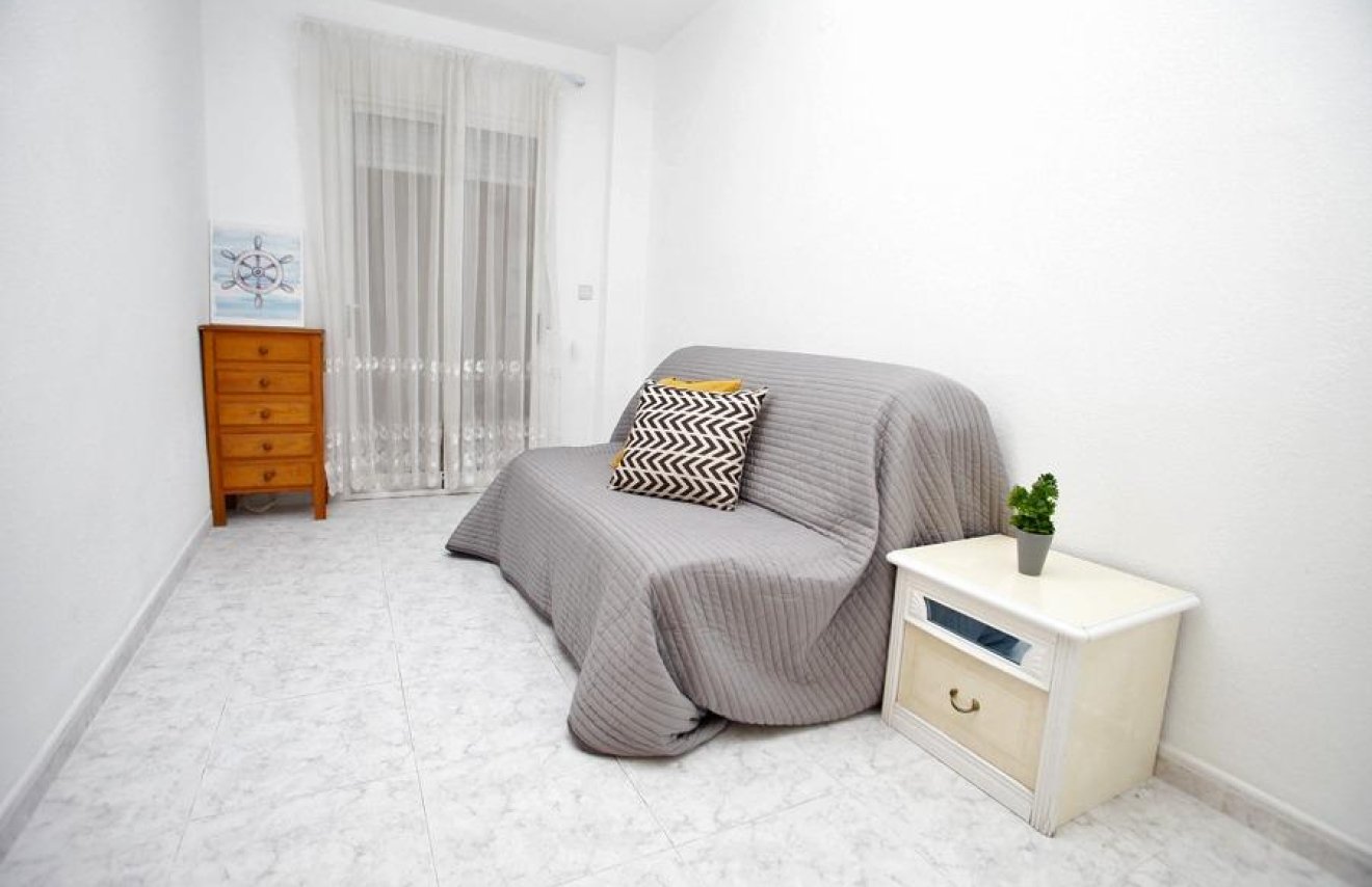 Resale - Apartamento - Torrevieja - Playa del Cura