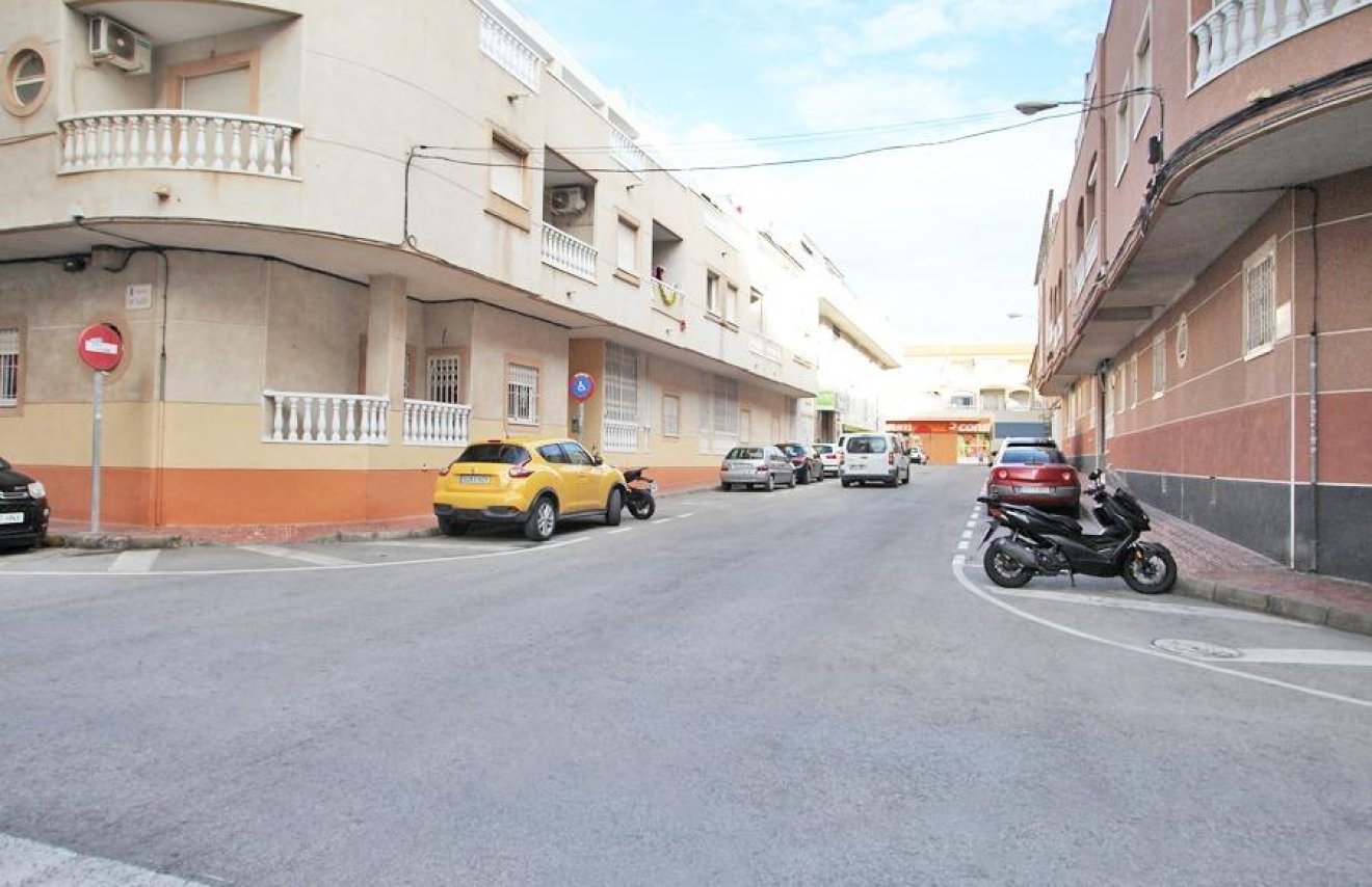 Resale - Apartamento - Torrevieja - Playa del Cura