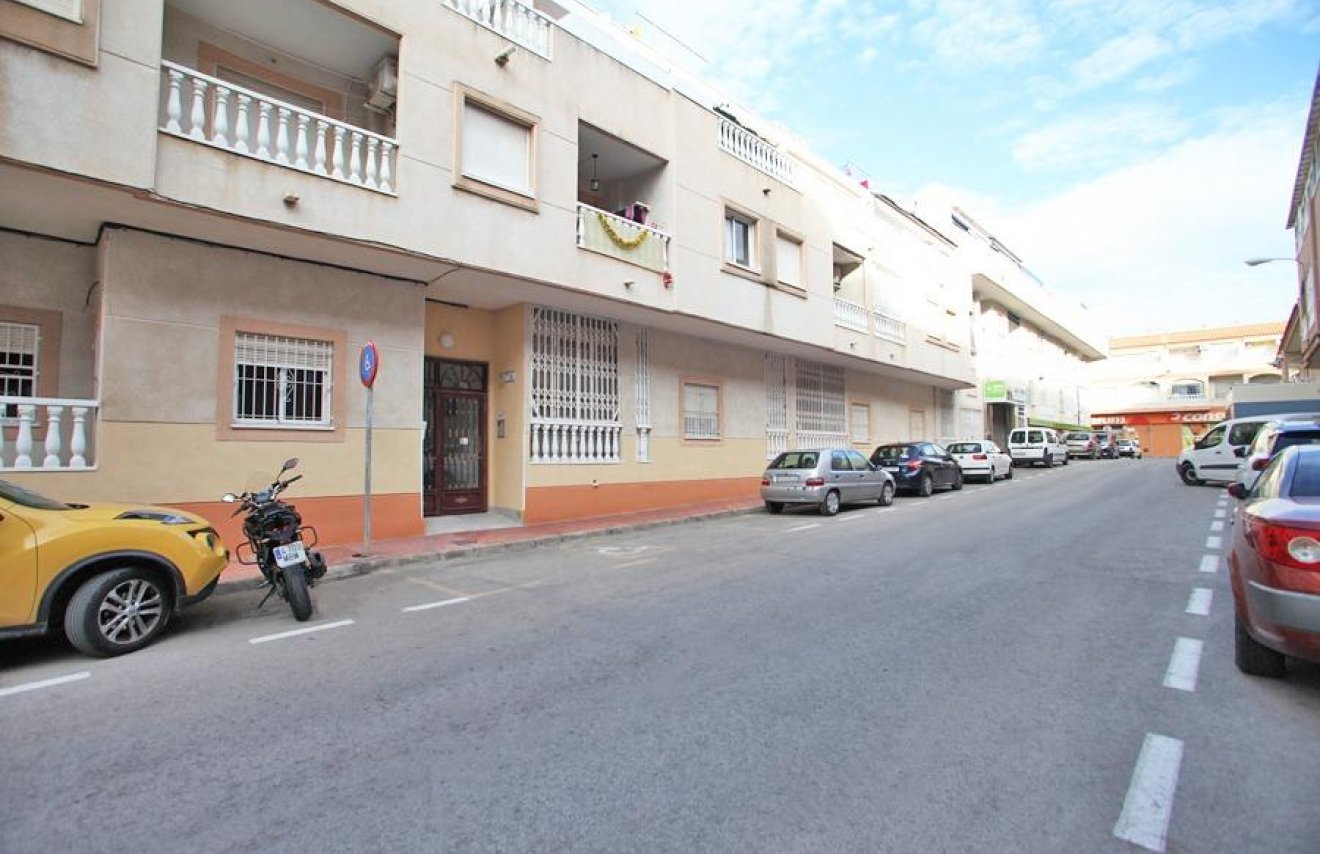 Resale - Apartamento - Torrevieja - Playa del Cura